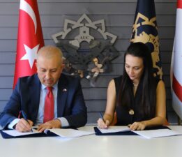 Kıbrıs Amerikan Üniversitesi ile Memur-Sen arasında iş birliği protokolü imzalandı